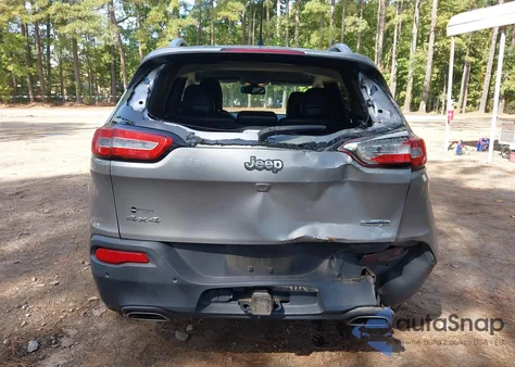 2017 Jeep Cherokee Latitude 4X4 from USA, damaged, VIN 1C4PJMCS2HW631714